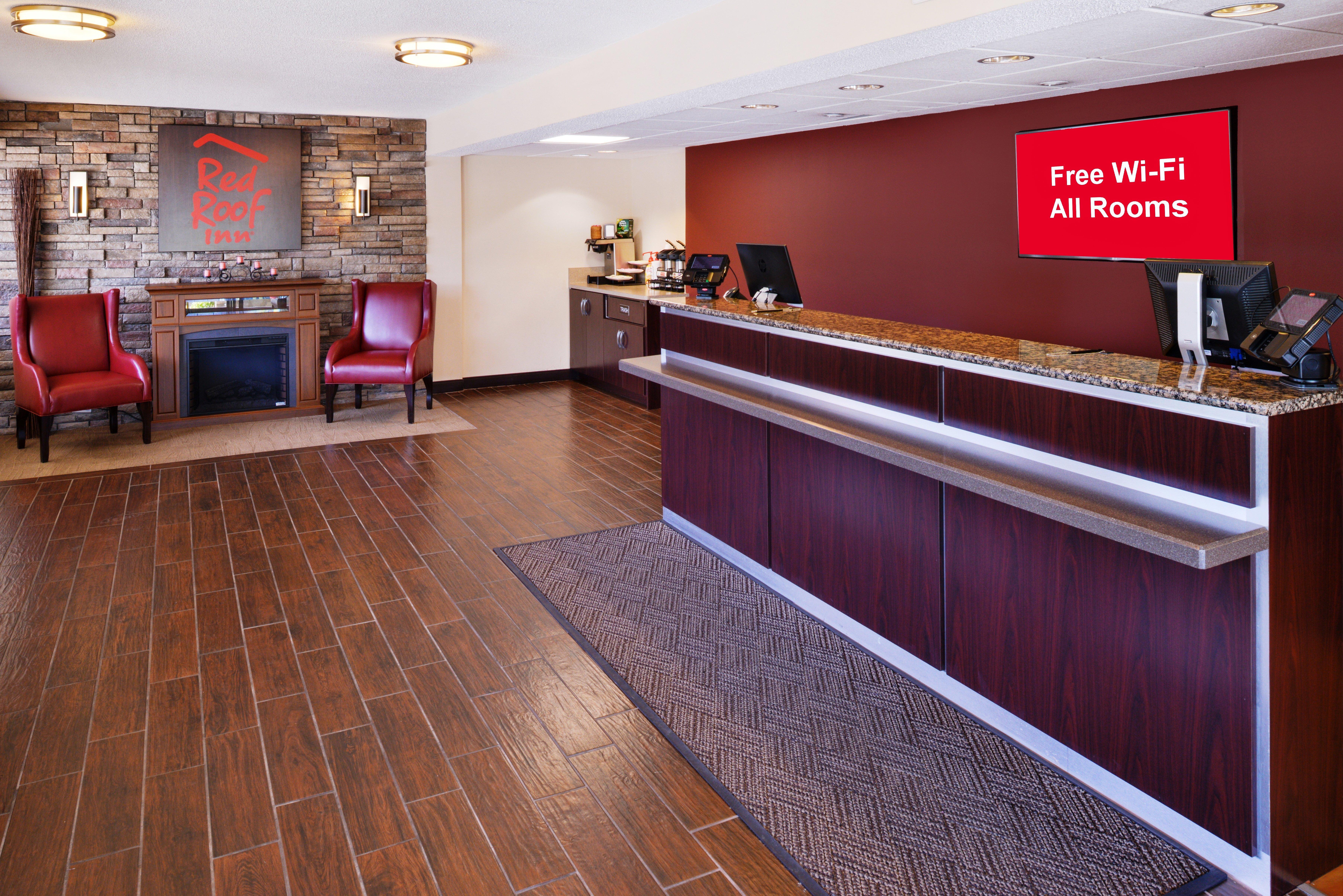 Super 8 By Wyndham Deerfield - Northbrook Hotel Exterior foto