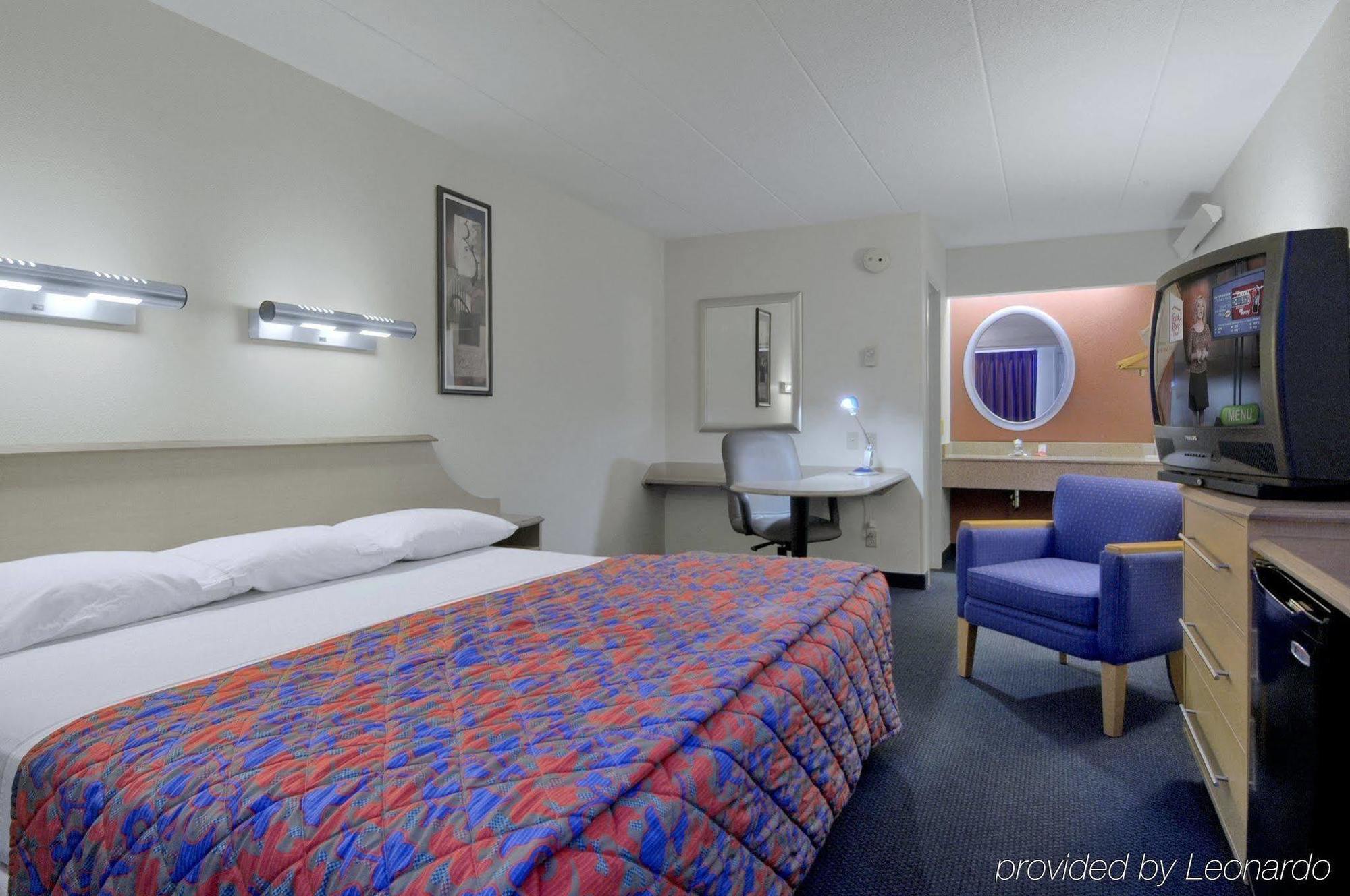 Super 8 By Wyndham Deerfield - Northbrook Hotel Cameră foto